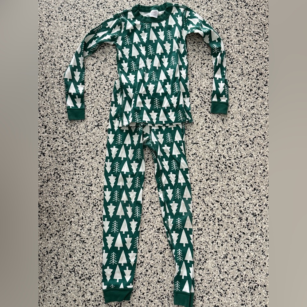 Hanna Andersson Green and White Tree Pattern Kids Pajamas -size 10